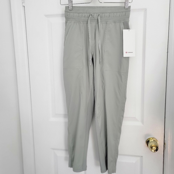 Lululemon Dance Studio MR Crop - Picture 5 of 10